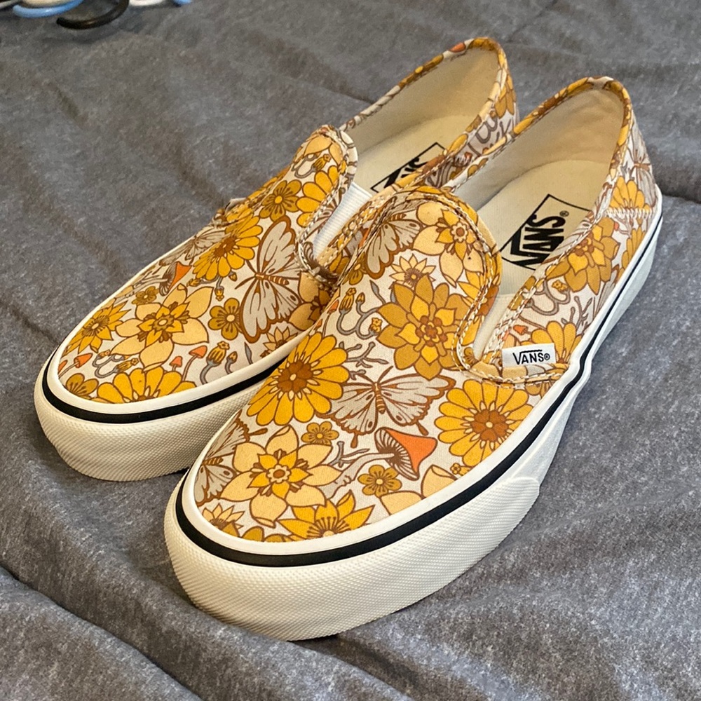 Trippy Floral Vans Size 9